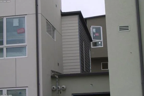 Modern townhouse for rent, three floors