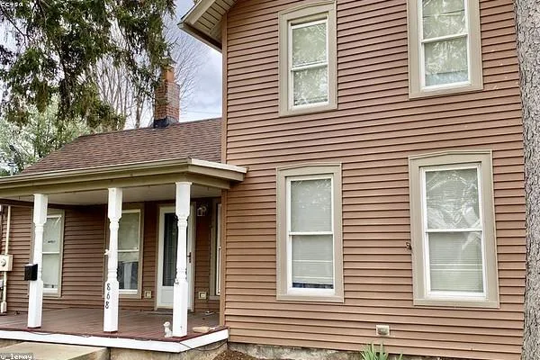 Two-storey house for rent, family friendly